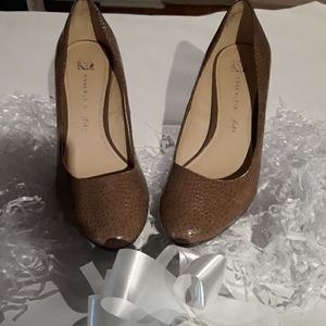 ANNE KLEIN HEELS